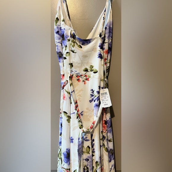 Windsor Floral Maxi Dress - Picture 11 of 12